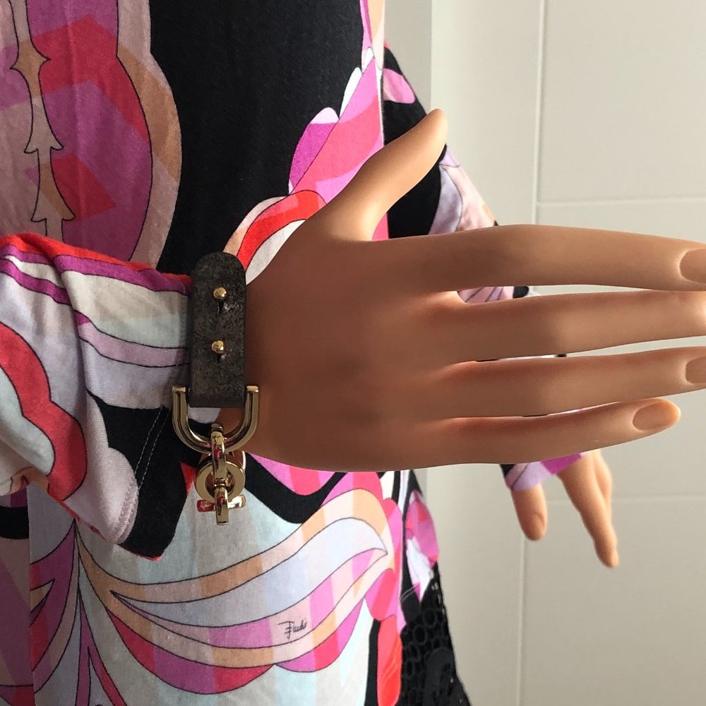 Leather bracelet